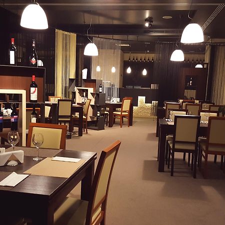 Hotel Galaxy Dumbravita  Bagian luar foto