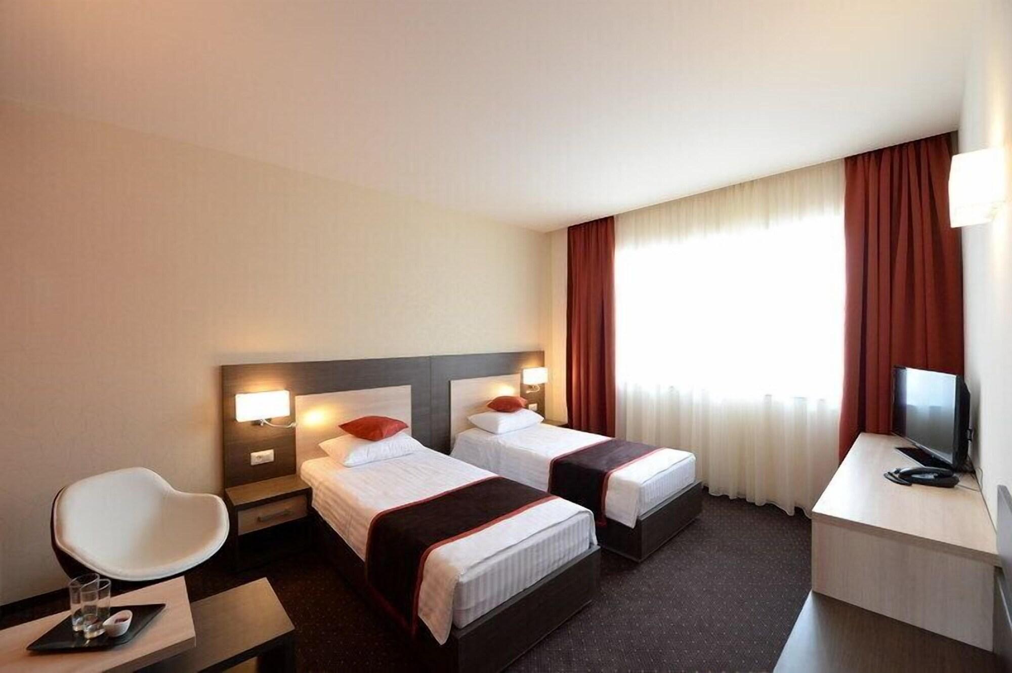 Hotel Galaxy Dumbravita  Bagian luar foto