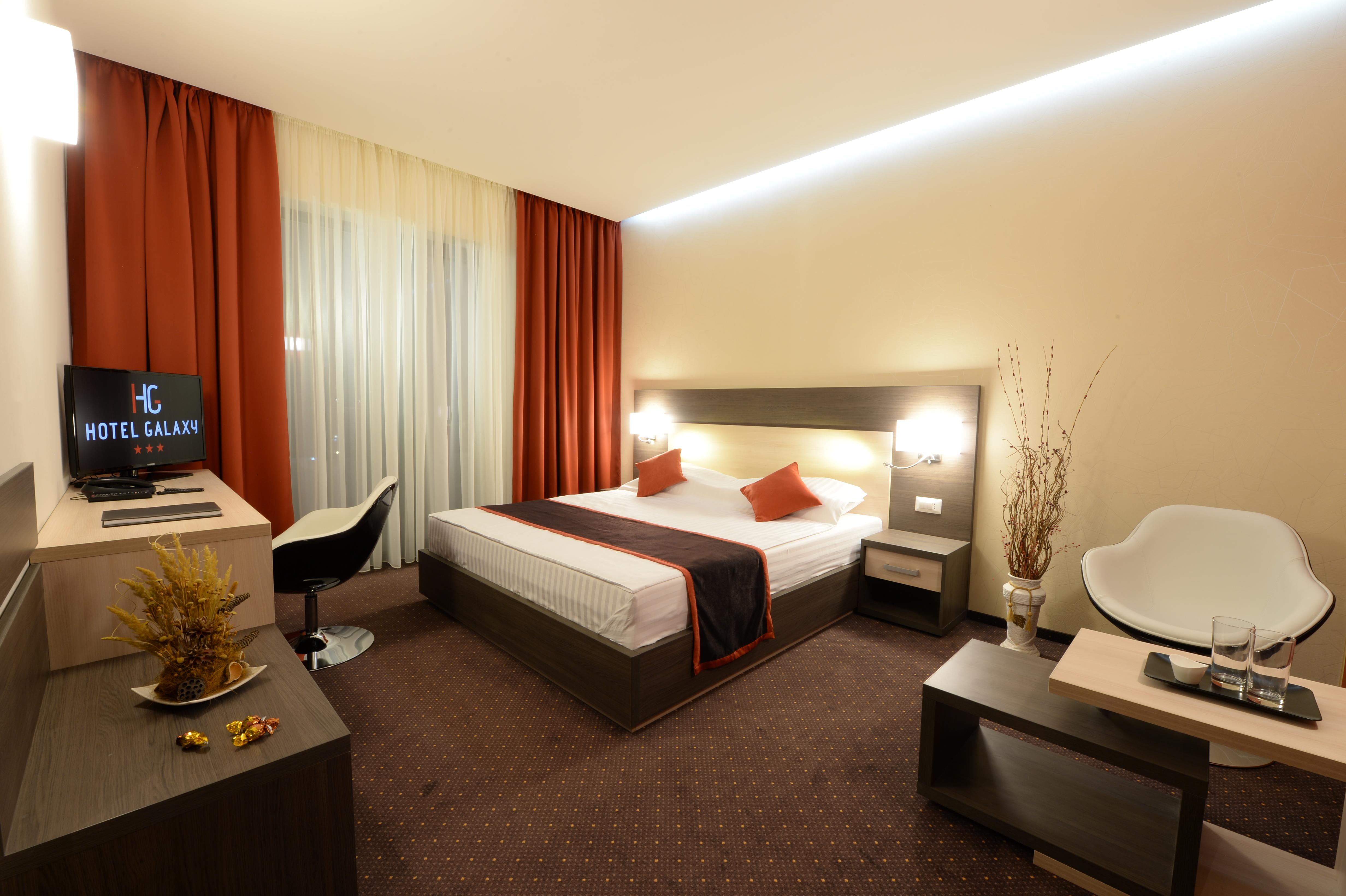 Hotel Galaxy Dumbravita  Bagian luar foto