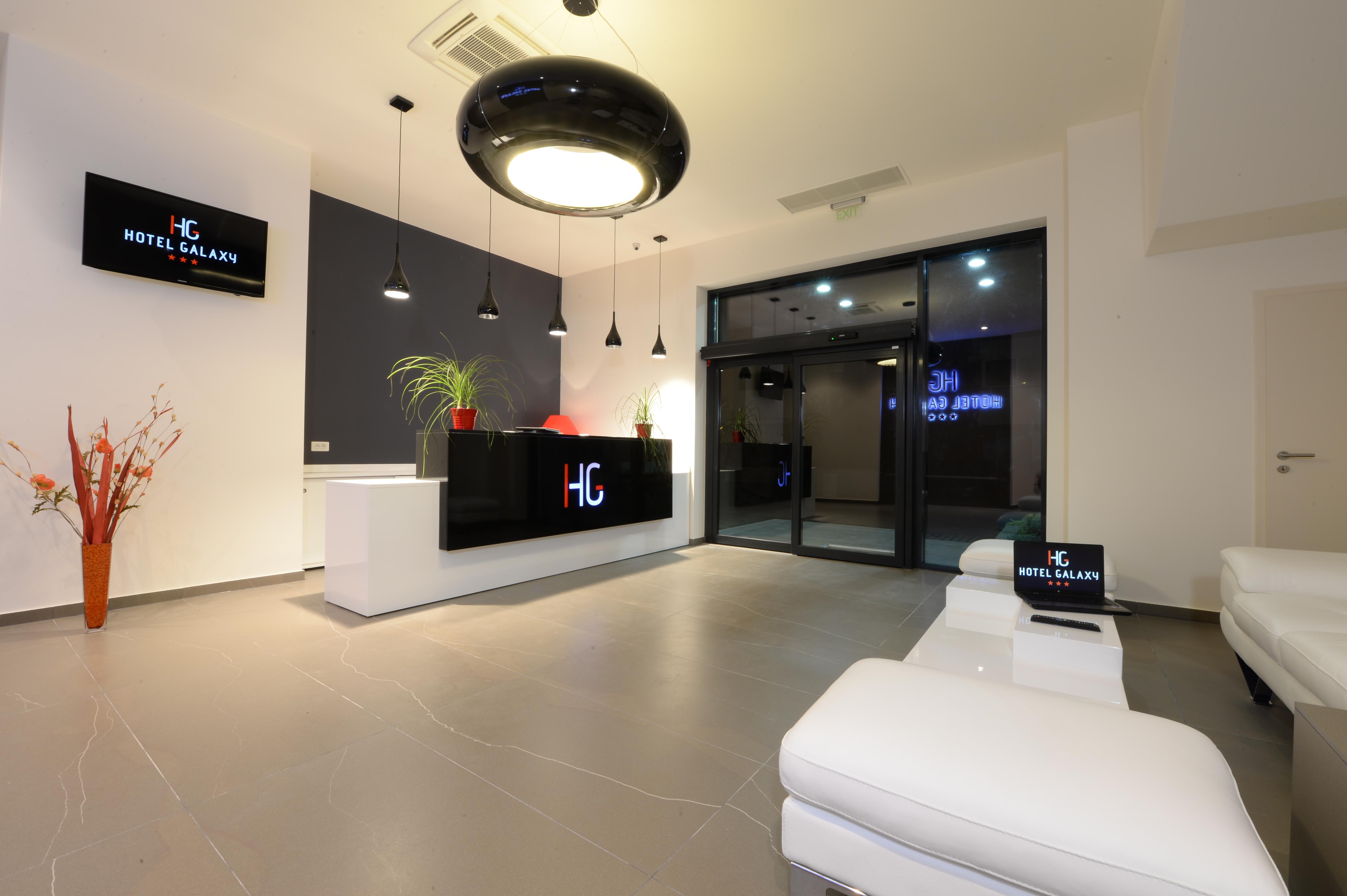 Hotel Galaxy Dumbravita  Bagian luar foto