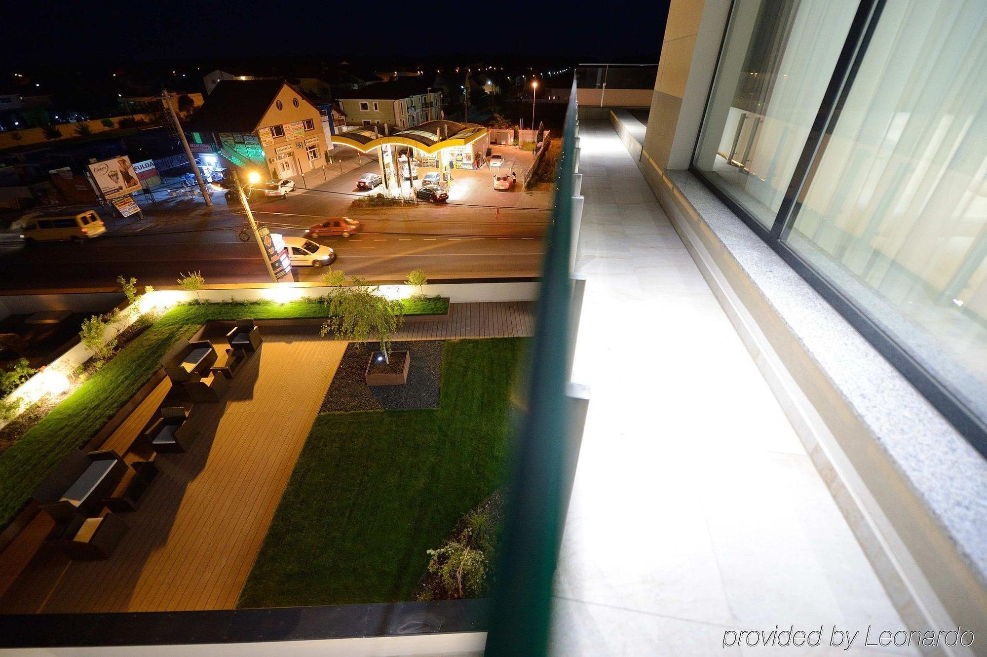 Hotel Galaxy Dumbravita  Bagian luar foto