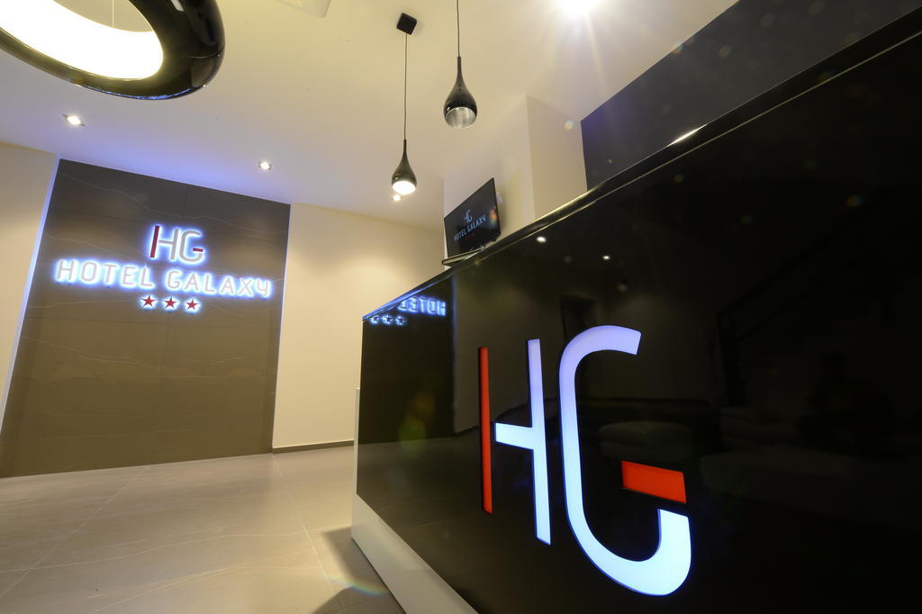 Hotel Galaxy Dumbravita  Bagian luar foto