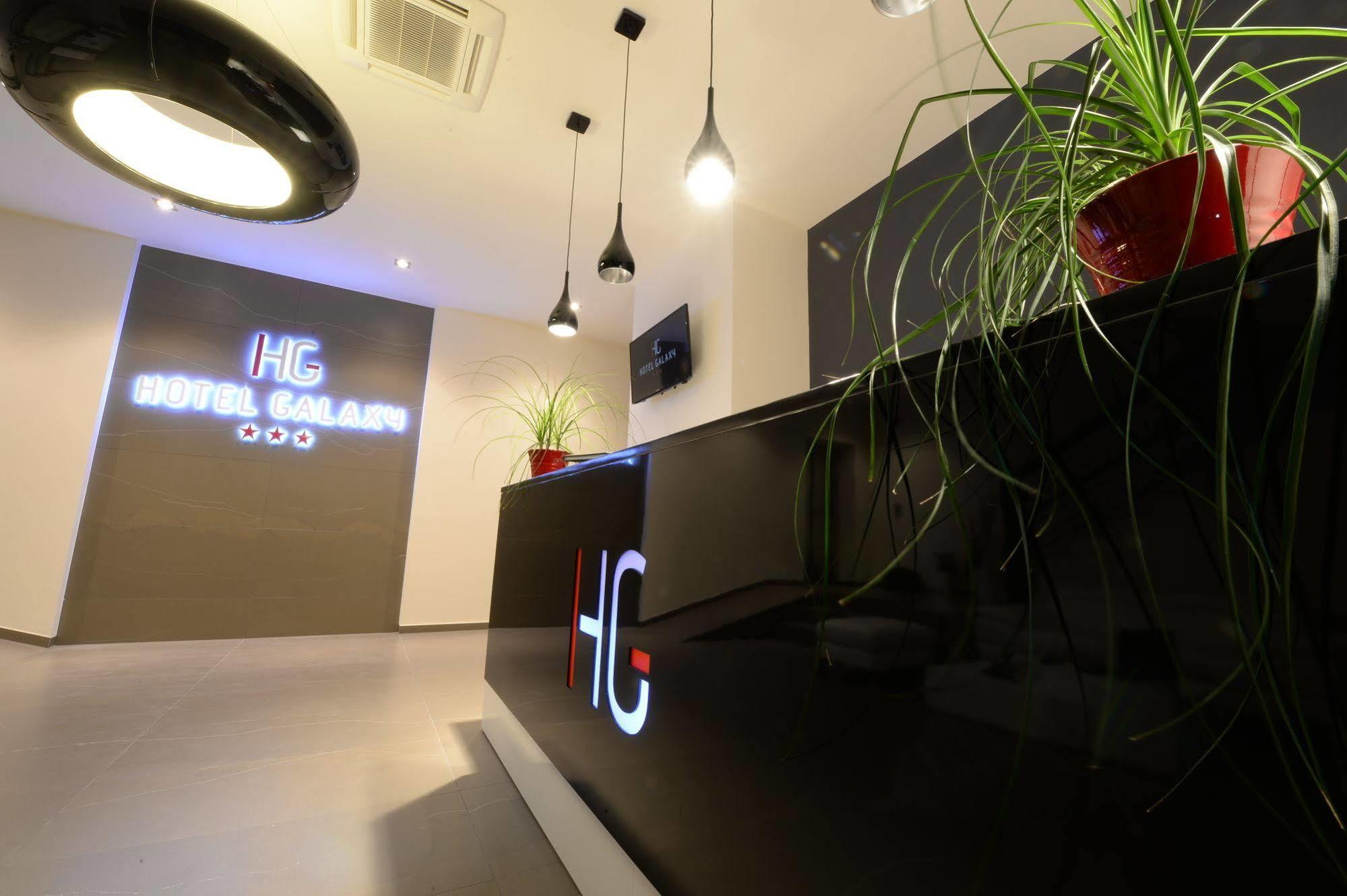Hotel Galaxy Dumbravita  Bagian luar foto